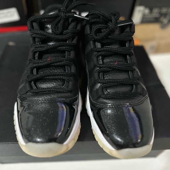 Jordan 11 Retro Low 72-10 (GS) - Picture 6 of 9